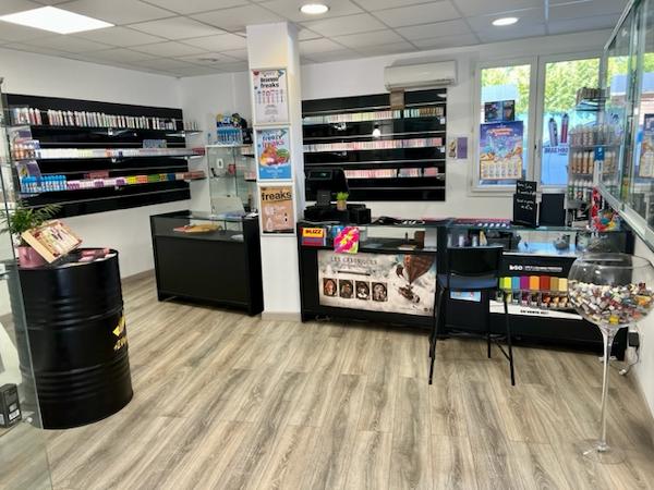 Intérieur boutique +2 VAPE - Vape shop Les Pennes Mirabeau 13170